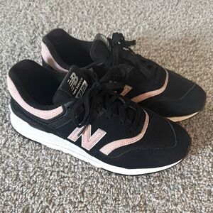 New Balance Women's Black and Pink Sneakers